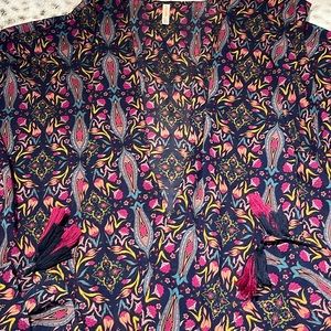 M/L Women’s multicolor pink and navy flower kimono with tassels